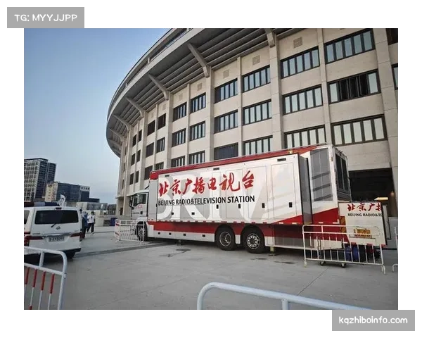 VAR判罚争议导致社交媒体流量暴增,转播商探讨引入“裁判麦克风”直播 VAR判罚争议导致社交媒体流量暴增,转播商探讨引入“裁判麦克风”直播