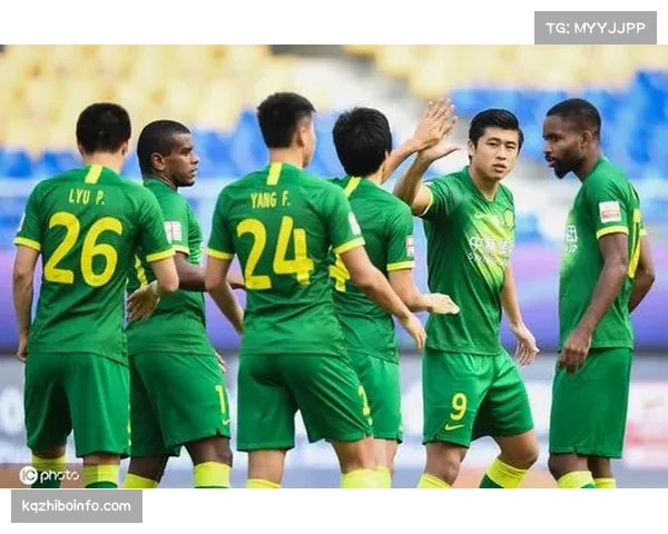 英超股东大会通过决议,下赛季将试行扩大版的裁判沟通系统